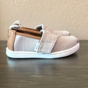 Toms Toddlers Size 6  Grey Slip-On Shoes